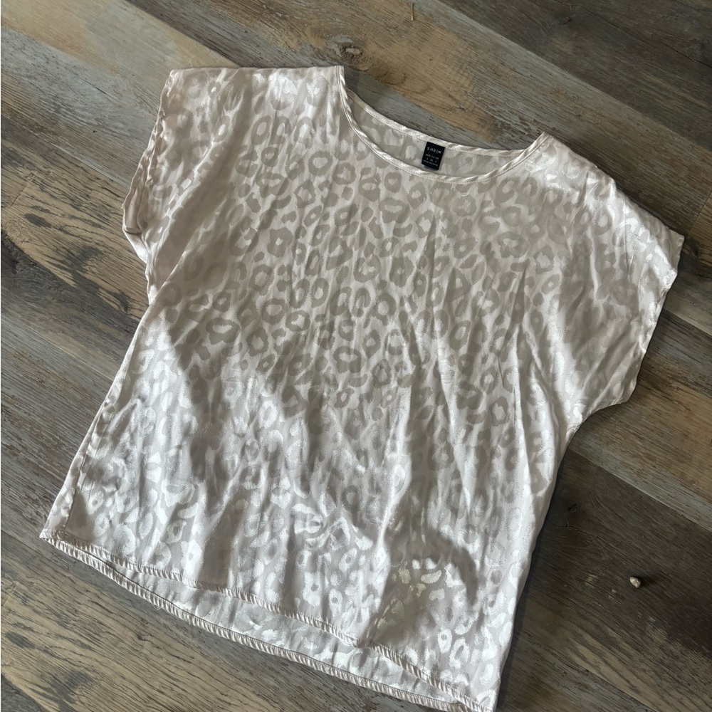 Leopard Print Short Sleeve Top